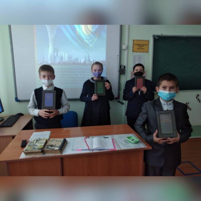 Мероприятия , проведенные в рамках проекта «Читающая школа» за декабрь 2021 год  по КГУ «Уваровская средняя школа» отдела образования по Глубоковскому району управления образования Восточно –Казахстанской области.